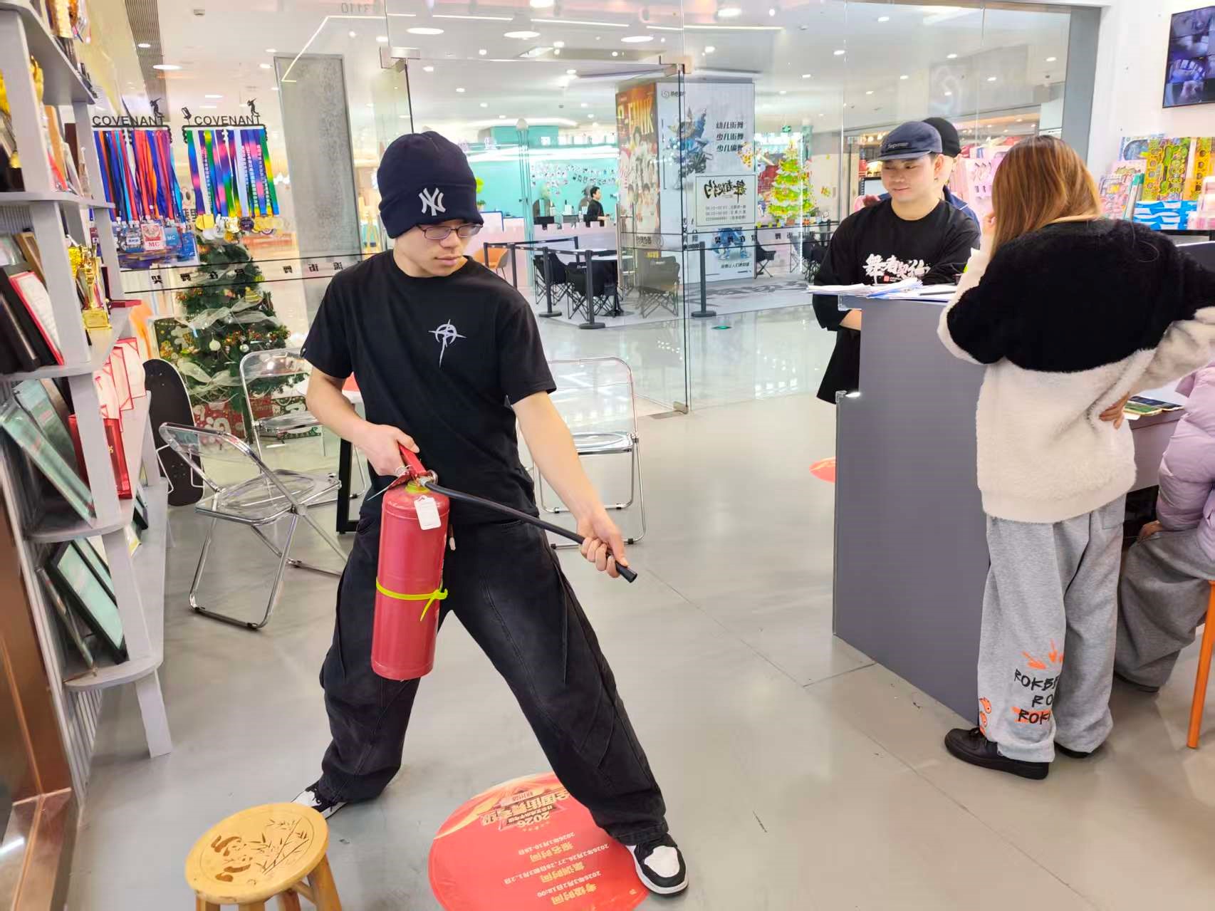 水晶城开展消防技能培训，筑牢安全防护网