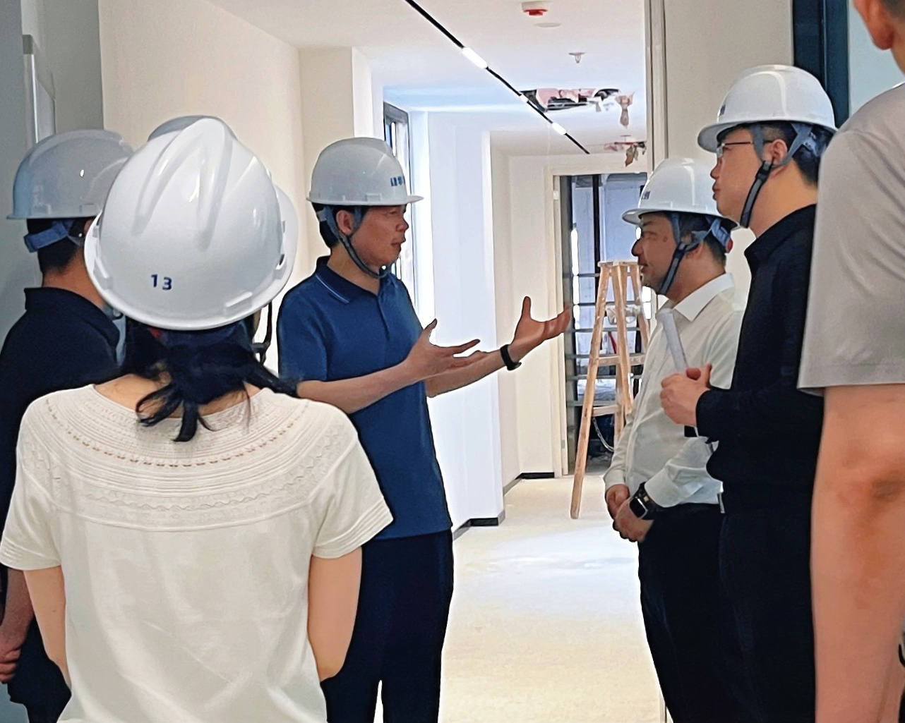 合肥市委常委、常务副市长李命山莅临355创意社区调研指导